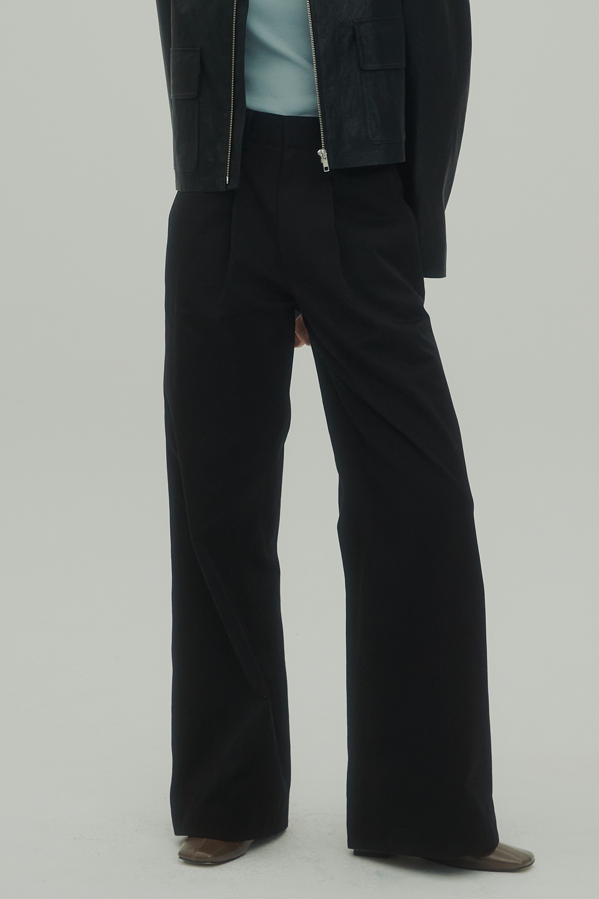 Wide silhouette black cotton pants(black)